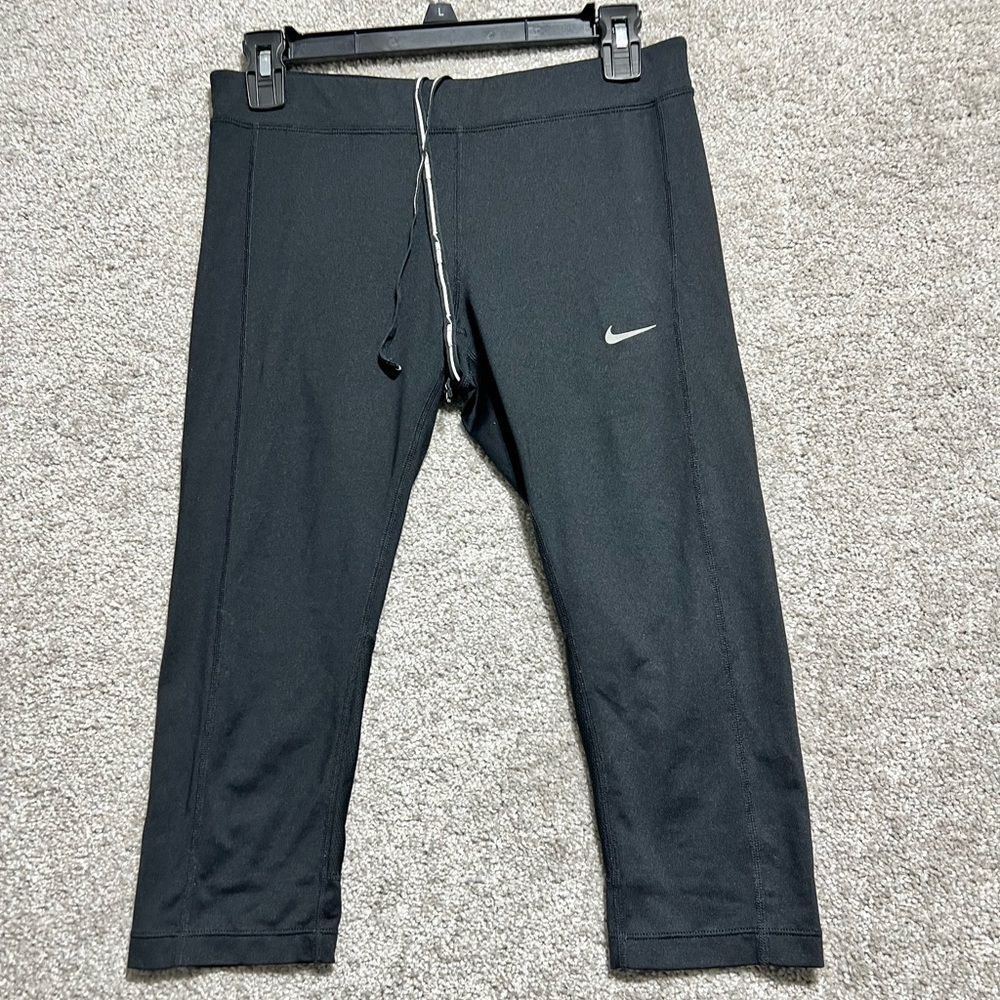 Nike Woman’s Dri Fit Black Capri Running Athletic Leggings Cropped Size Medium